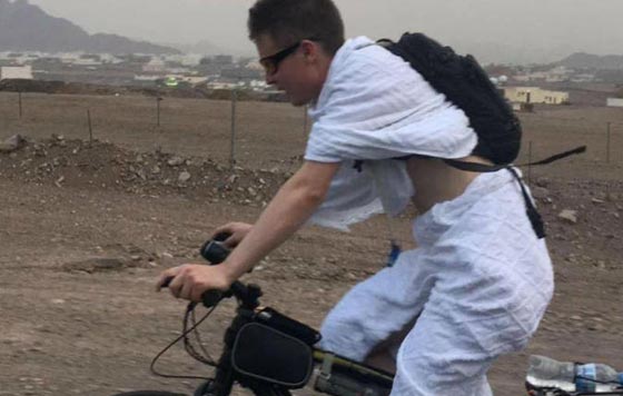  شاب روسي يسافر بدراجته الهوائية الى السعودية لاداء مناسك الحج صورة رقم 3