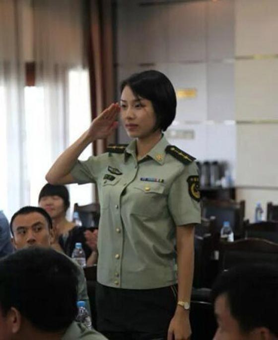 حارسة صينية في قمة العشرين تحصد لقب (اجمل حارسة في العالم) صورة رقم 6 حارسة صينية في قمة العشرين تحصد لقب (اجمل حارسة في العالم) صورة رقم 6