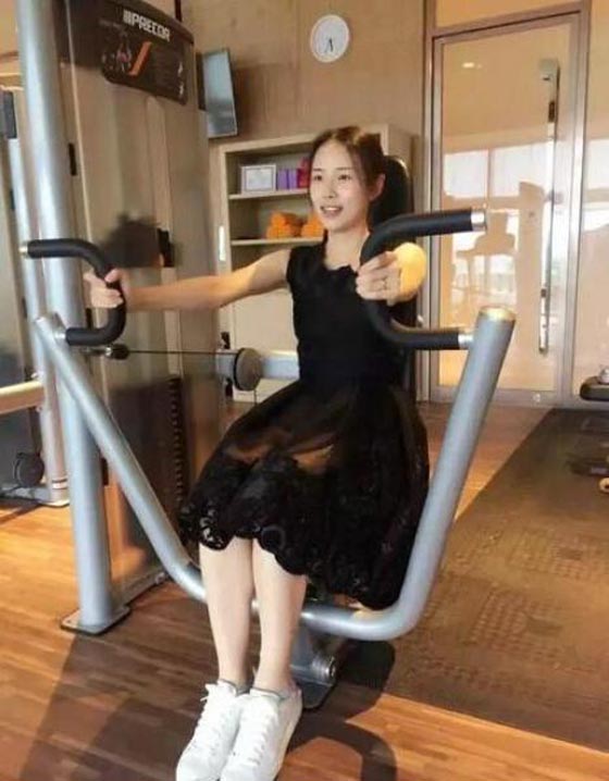 حارسة صينية في قمة العشرين تحصد لقب (اجمل حارسة في العالم) صورة رقم 7 حارسة صينية في قمة العشرين تحصد لقب (اجمل حارسة في العالم) صورة رقم 7