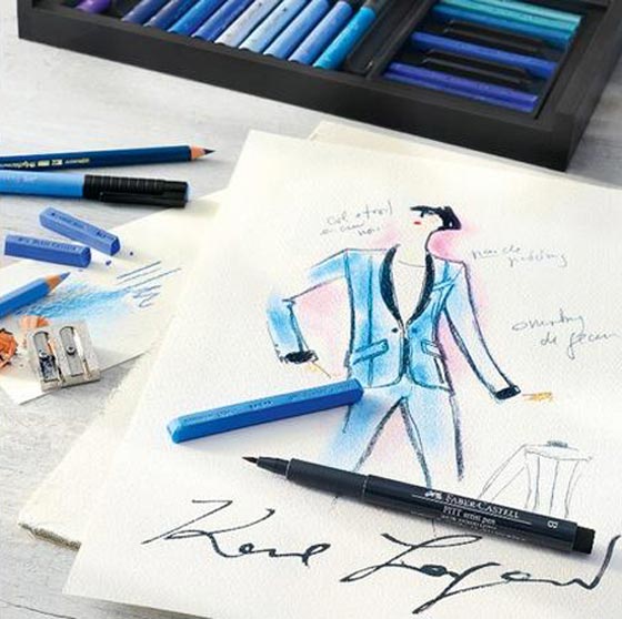 للمصممين والفنانين: صندوق (كارل) من دار شانيل للازياء بـ3000 دولار! صورة رقم 1 للمصممين والفنانين: صندوق (كارل) من دار شانيل للازياء بـ3000 دولار! صورة رقم 1