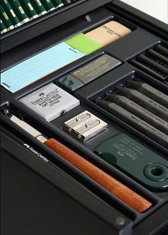 للمصممين والفنانين: صندوق (كارل) من دار شانيل للازياء بـ3000 دولار! صورة رقم 3 للمصممين والفنانين: صندوق (كارل) من دار شانيل للازياء بـ3000 دولار! صورة رقم 3