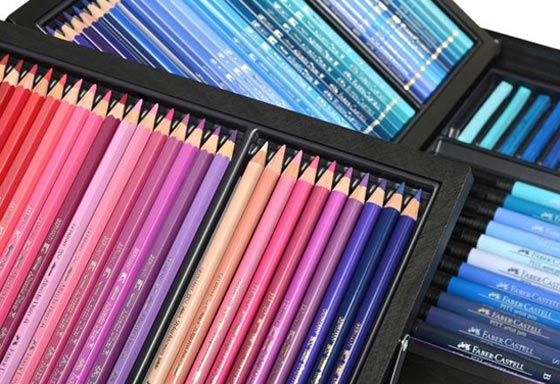 للمصممين والفنانين: صندوق (كارل) من دار شانيل للازياء بـ3000 دولار! صورة رقم 4 للمصممين والفنانين: صندوق (كارل) من دار شانيل للازياء بـ3000 دولار! صورة رقم 4