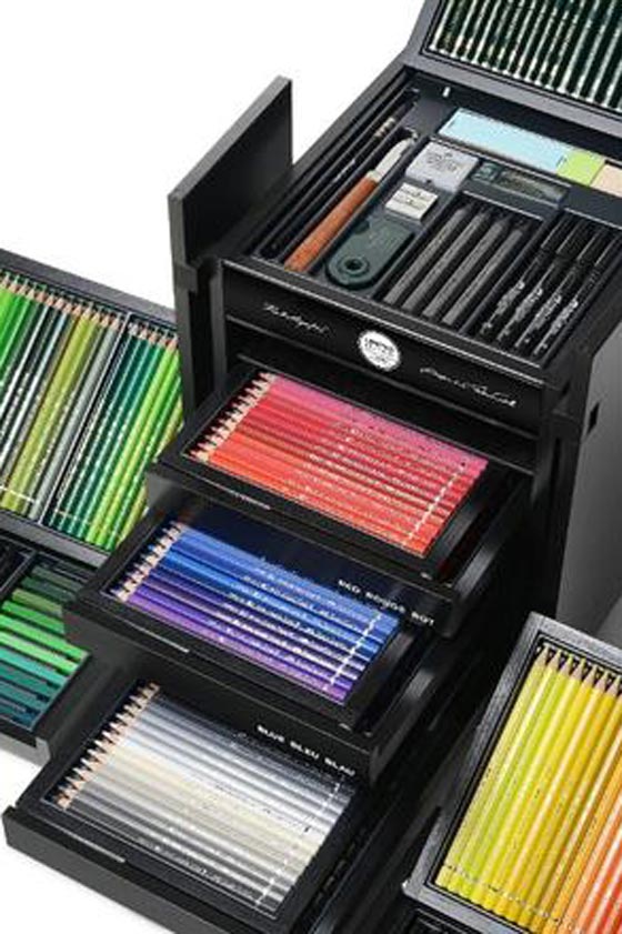 للمصممين والفنانين: صندوق (كارل) من دار شانيل للازياء بـ3000 دولار! صورة رقم 5 للمصممين والفنانين: صندوق (كارل) من دار شانيل للازياء بـ3000 دولار! صورة رقم 5