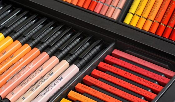 للمصممين والفنانين: صندوق (كارل) من دار شانيل للازياء بـ3000 دولار! صورة رقم 6 للمصممين والفنانين: صندوق (كارل) من دار شانيل للازياء بـ3000 دولار! صورة رقم 6