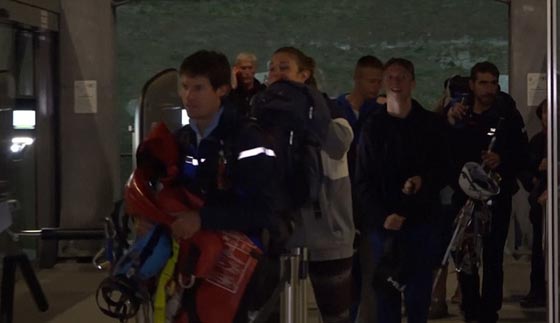 ارسال طائرة لانقاذ 110عالقين في تلفريك على ارتفاع 3000 متر صورة رقم 5