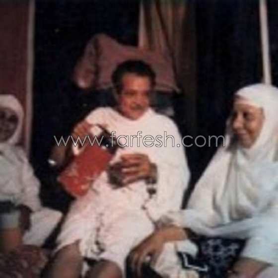 صور فنانين بملابس الاحرام: من ام كلثوم والعندليب الى سعد لمجرد وغادة عادل صورة رقم 5