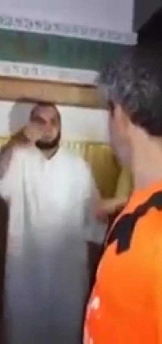 فضيحة.. ضبط امام بوضع مخل مع عشيقته داخل مسجد بالمغرب صورة رقم 2