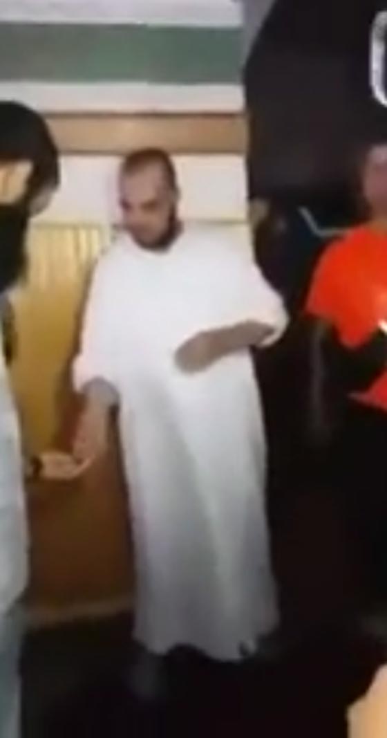 فضيحة.. ضبط امام بوضع مخل مع عشيقته داخل مسجد بالمغرب صورة رقم 3