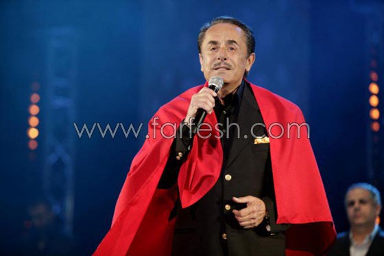  فيديو ملحم بركات يطرد مصورا عن المسرح بألفاظ بذيئة! صورة رقم 6