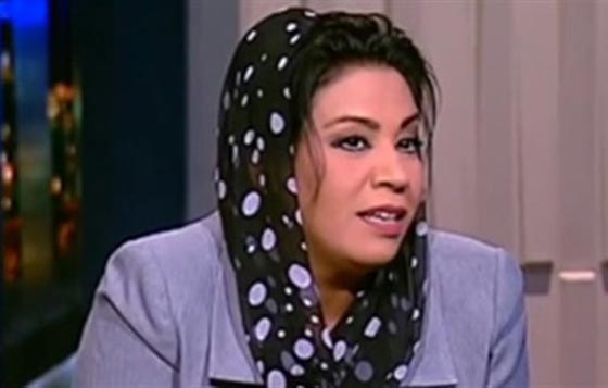 نائبة مصرية تصعد الى المنبر لتوصي الرجال بنسائهم فينفضون من حولها! صورة رقم 3