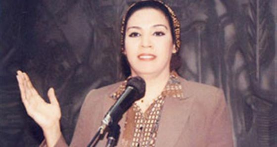 نائبة مصرية تصعد الى المنبر لتوصي الرجال بنسائهم فينفضون من حولها! صورة رقم 4