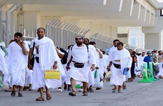 مئات آلاف الحجاج يتجمعون في منى بيوم التروية قبل صعود عرفات صورة رقم 2