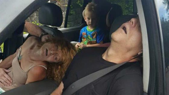 الطفل المصدوم ينتقل لحضانة خالته وخاله بعد سجن جدته المدمنة صورة رقم 1 الطفل المصدوم ينتقل لحضانة خالته وخاله بعد سجن جدته المدمنة صورة رقم 1