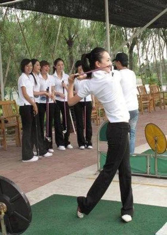 فيديو أول امرأة صينية تدور حول العالم في طائرتها الصغيرة صورة رقم 4