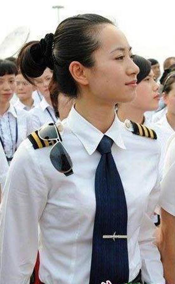 فيديو أول امرأة صينية تدور حول العالم في طائرتها الصغيرة صورة رقم 5