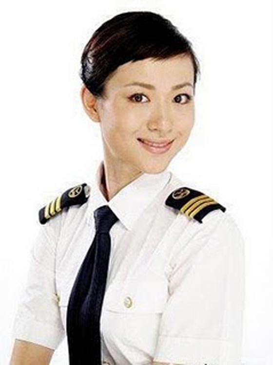 فيديو أول امرأة صينية تدور حول العالم في طائرتها الصغيرة صورة رقم 7