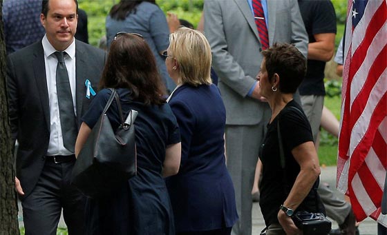 فيديو كلينتون تترنح وتكاد تسقط  يثير مزيدا من الشكوك حولها صورة رقم 6