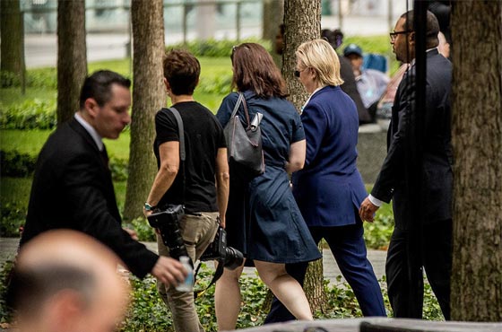 فيديو كلينتون تترنح وتكاد تسقط  يثير مزيدا من الشكوك حولها صورة رقم 2