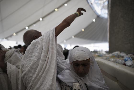  في أول أيام الأضحى: طلائع الحجاج تصل الى منى لرمي الجمرات  صورة رقم 5