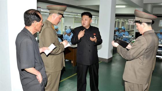 تصرفات طريفة وغريبة لزعيم كوريا الشمالية كيم جون أون صورة رقم 4 تصرفات طريفة وغريبة لزعيم كوريا الشمالية كيم جون أون صورة رقم 4