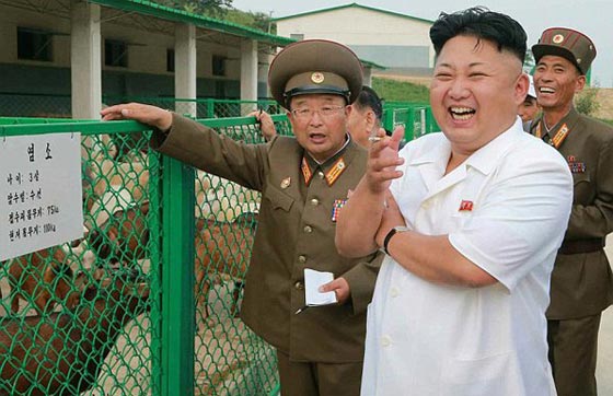 تصرفات طريفة وغريبة لزعيم كوريا الشمالية كيم جون أون صورة رقم 9 تصرفات طريفة وغريبة لزعيم كوريا الشمالية كيم جون أون صورة رقم 9