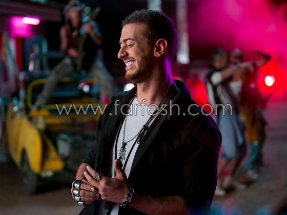  صورة سعد المجرد في مشهد حميم مع فتاة في حمام السباحة صورة رقم 3