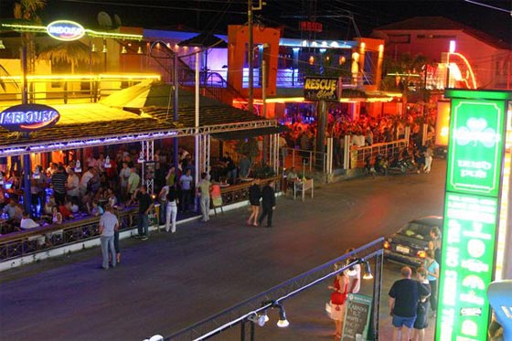 اليونان: كحول مغشوش يصيب سائحة بالعمى ومخدرات القنبلة للشباب! صورة رقم 4 اليونان: كحول مغشوش يصيب سائحة بالعمى ومخدرات القنبلة للشباب! صورة رقم 4