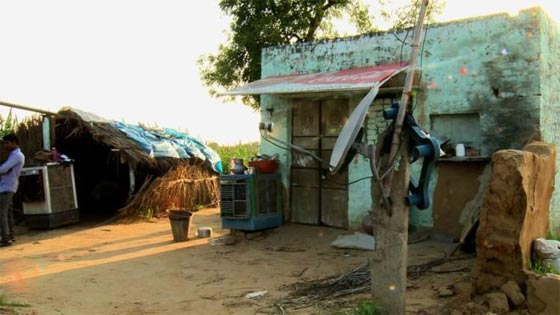 هندية مسلمة تعرضت لاغتصاب جماعي لأكلها لحم البقر صورة رقم 3 هندية مسلمة تعرضت لاغتصاب جماعي لأكلها لحم البقر صورة رقم 3