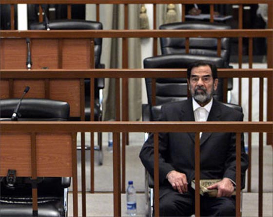  محامي الرئيس العراقي الراحل: إعدام صدام صبيحة العيد رسالة أن العرب خراف صورة رقم 5