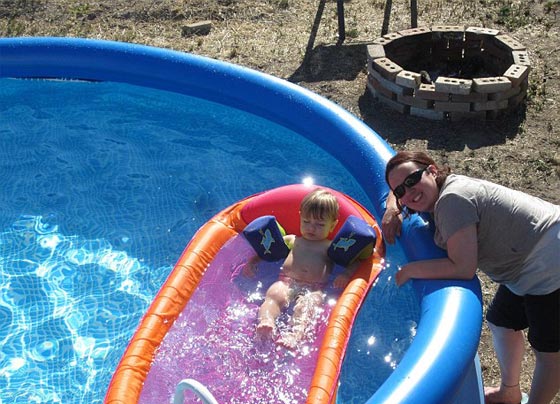 مأساة طفل ابن عامين يموت اختناقا في الحضانة تحت كرسي  صورة رقم 7