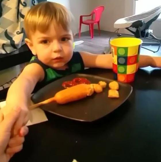 مأساة طفل ابن عامين يموت اختناقا في الحضانة تحت كرسي  صورة رقم 9