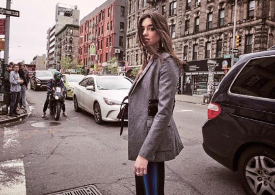 فيديو كليب جديد للنجمة الإنكليزية Dua Lipa صورة رقم 3