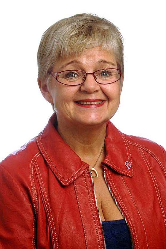 موجة غضب على نائبة سويدية لعبت بوكيمون في جلسة البرلمان صورة رقم 3