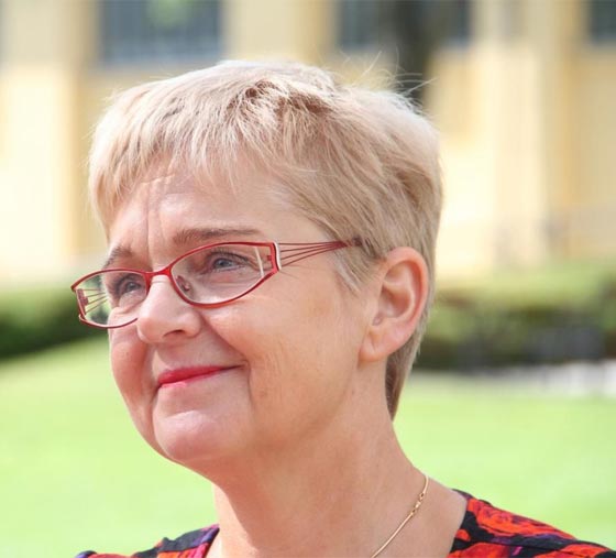 موجة غضب على نائبة سويدية لعبت بوكيمون في جلسة البرلمان صورة رقم 5