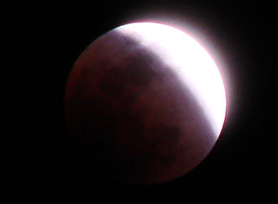 الوطن العربي يشهد الليلة آخر خسوف للقمر لهذا العام صورة رقم 1