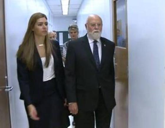 طبيب يلقح 70 امرأة بحيواناته المنوية في فضيحة هزت المجتمع الامريكي صورة رقم 1 طبيب يلقح 70 امرأة بحيواناته المنوية في فضيحة هزت المجتمع الامريكي صورة رقم 1