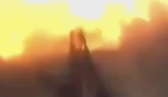 سيلفي مفخخ.. تفجّر عدد من المقاتلين المحتفلين في صورة سيلفي صورة رقم 1