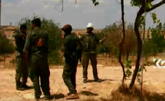  قوات امريكية في محيط الرقة السورية اكبر معاقل داعش.. فيديو صورة رقم 3