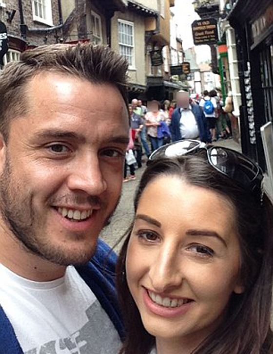 رجل ينشر صورة زوجته على موقع إي بي ويعرضها للبيع!   صورة رقم 1