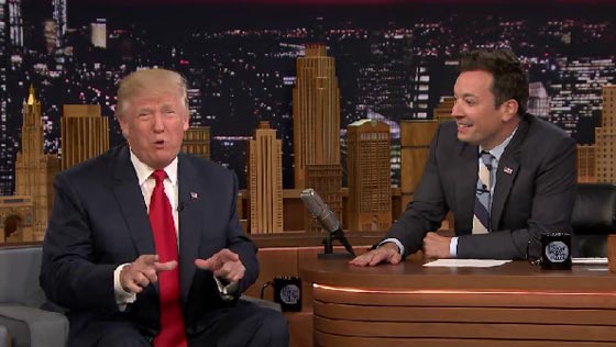 مذيع يعبث بشعر دونالد ترامب للتاكد من انه ليس مستعارا.. فيديو صورة رقم 1 مذيع يعبث بشعر دونالد ترامب للتاكد من انه ليس مستعارا.. فيديو صورة رقم 1