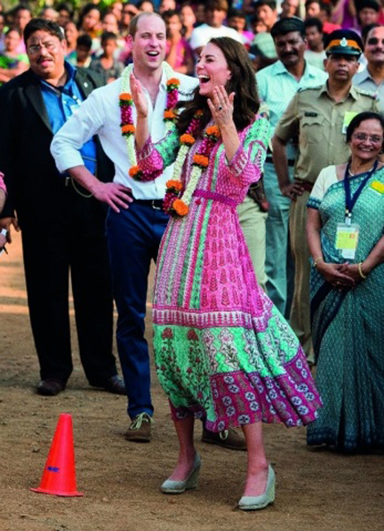 الضحك يسيطر على ملوك ورؤساء واميرات العالم صورة رقم 2