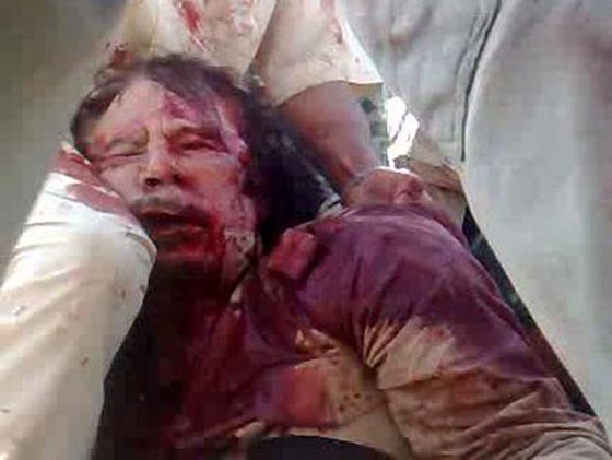 عائلة القذافي تعرض 25 مليون دولار على الرجل الذي يعرف موضع قبره صورة رقم 2 عائلة القذافي تعرض 25 مليون دولار على الرجل الذي يعرف موضع قبره صورة رقم 2