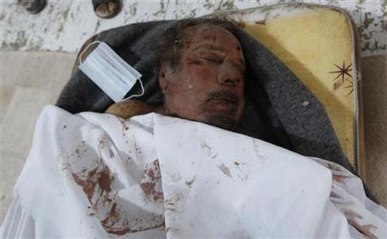 عائلة القذافي تعرض 25 مليون دولار على الرجل الذي يعرف موضع قبره صورة رقم 7 عائلة القذافي تعرض 25 مليون دولار على الرجل الذي يعرف موضع قبره صورة رقم 7