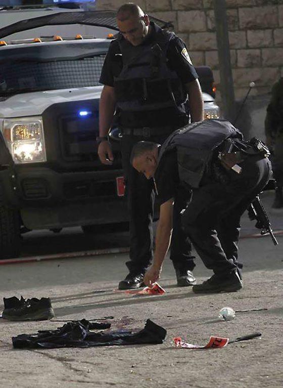 مقتل فلسطيني إثر طعنه جنديا إسرائيليا في الخليل صورة رقم 1 مقتل فلسطيني إثر طعنه جنديا إسرائيليا في الخليل صورة رقم 1
