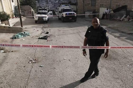 مقتل فلسطيني إثر طعنه جنديا إسرائيليا في الخليل صورة رقم 2 مقتل فلسطيني إثر طعنه جنديا إسرائيليا في الخليل صورة رقم 2