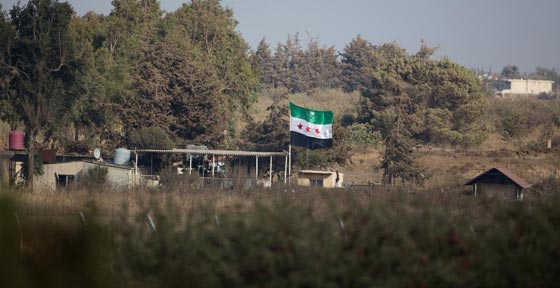 لعنة الرايات والأعلام تجتاح سوريا.. وليس لرائحة النصر راية! صورة رقم 2 لعنة الرايات والأعلام تجتاح سوريا.. وليس لرائحة النصر راية! صورة رقم 2