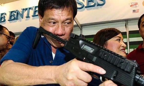 الرئيس الفلبيني القى أعدائه للتماسيح احياء وقطّع جثث ضحاياه صورة رقم 2