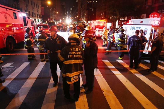 عشرات الجرحى في انفجار عبوة ناسفة في مانهاتن نيويورك صورة رقم 15