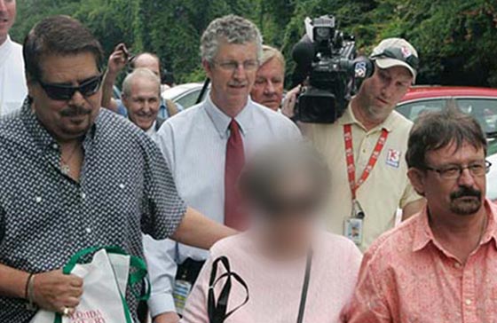 هكذا انتقل هؤلاء المحظوظون من الفقر الى نادي الاثرياء بجرّة حظ صورة رقم 3 هكذا انتقل هؤلاء المحظوظون من الفقر الى نادي الاثرياء بجرّة حظ صورة رقم 3