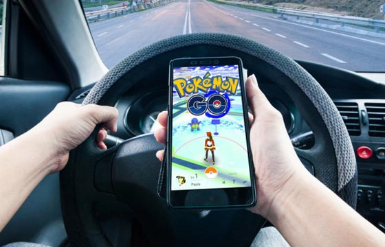 خطر! آلاف السائقين يلعبون بوكيمون غو وتتشتت اذهانهم اثناء القيادة صورة رقم 3